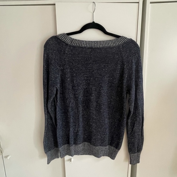 GAP Sweater - Picture 2 of 3